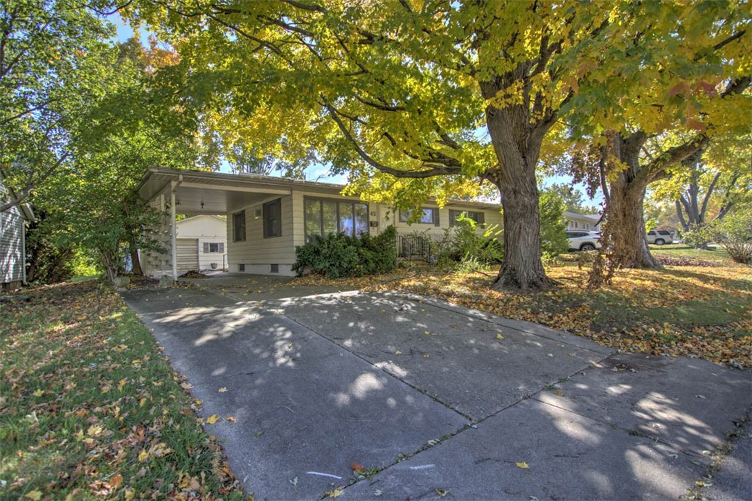 42 Ohio Drive, Decatur, IL 62526