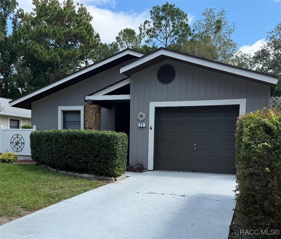 23 Dogwood Drive, Homosassa, FL 34446