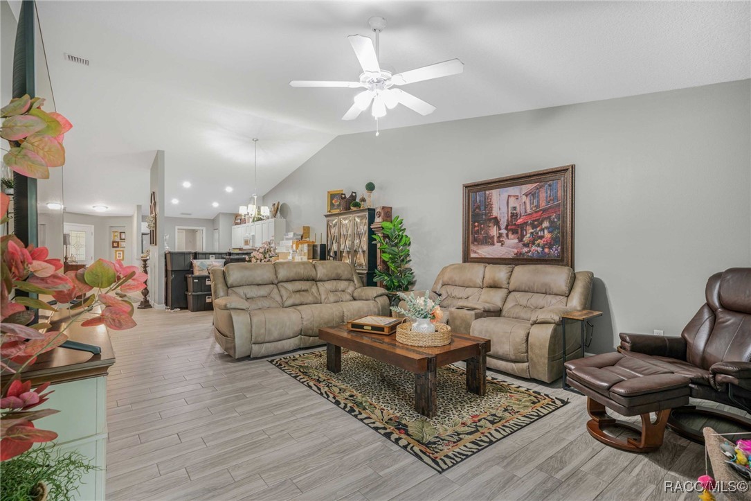 2142 S Gleneagle Terrace, Lecanto, FL 34461
