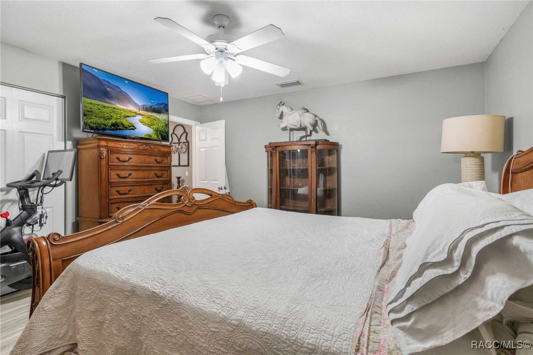 2142 S Gleneagle Terrace, Lecanto, FL 34461