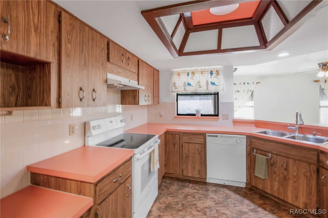 9161 N Bertin Drive, Citrus Springs, FL 34434