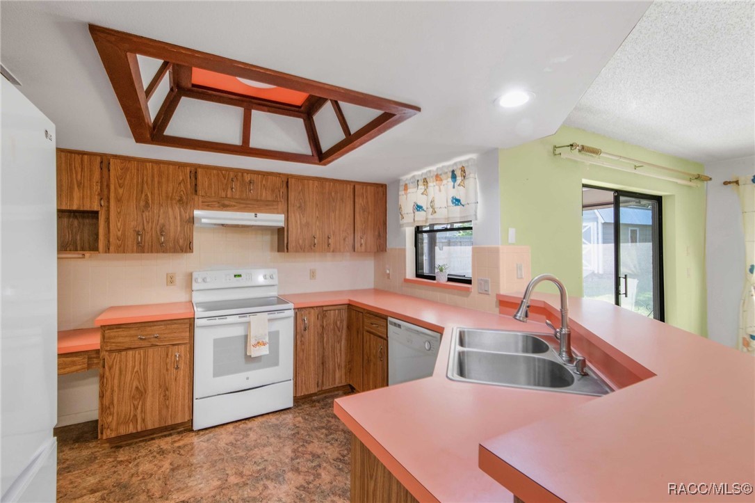 9161 N Bertin Drive, Citrus Springs, FL 34434