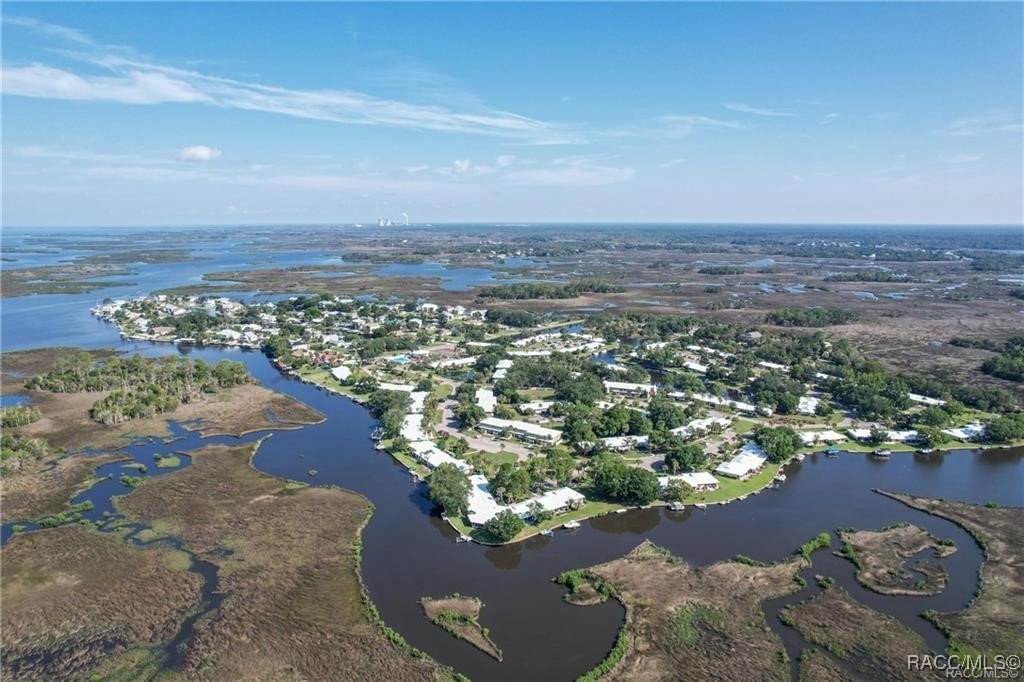 11328 W Bayshore Drive, Crystal River, FL 34429