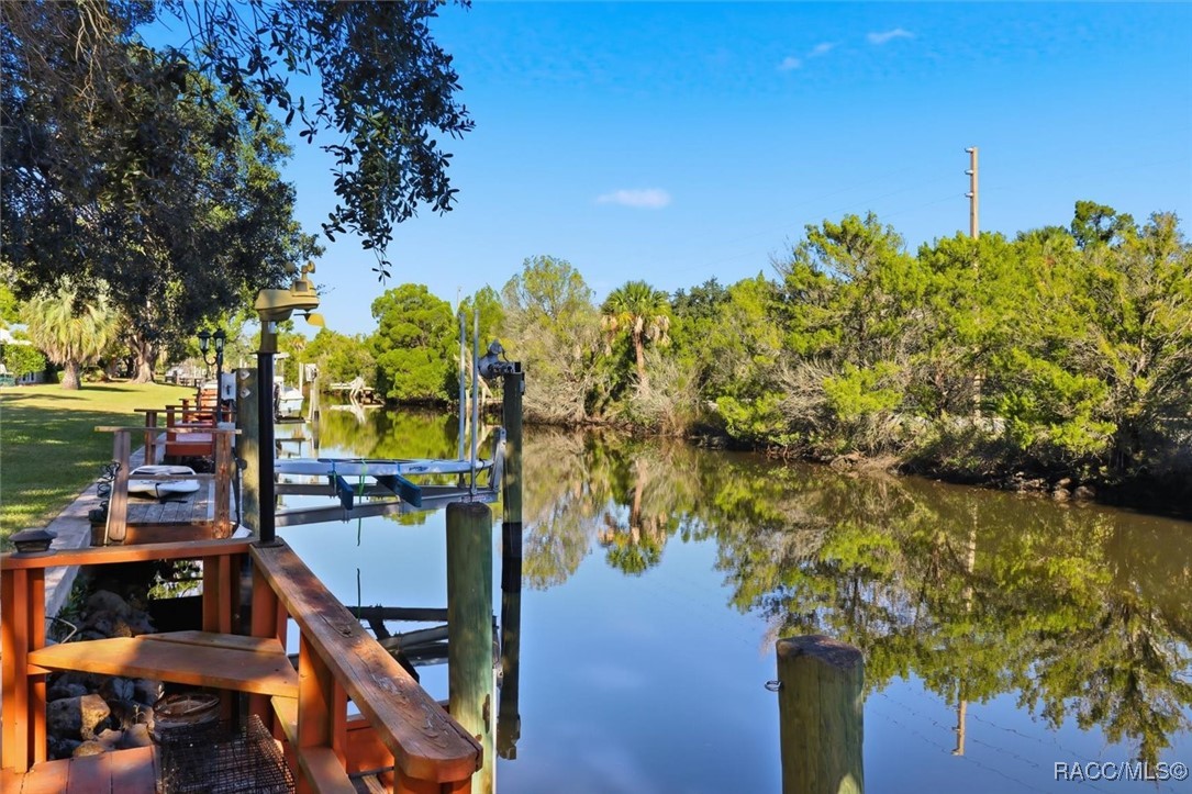 11328 W Bayshore Drive, Crystal River, FL 34429