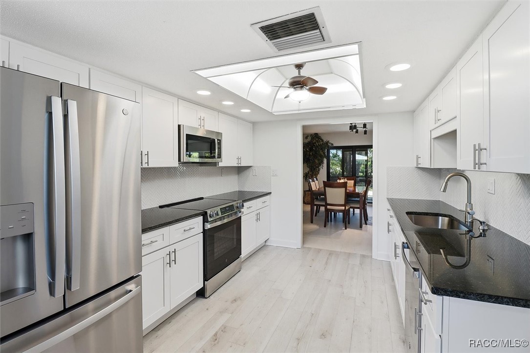 11328 W Bayshore Drive, Crystal River, FL 34429