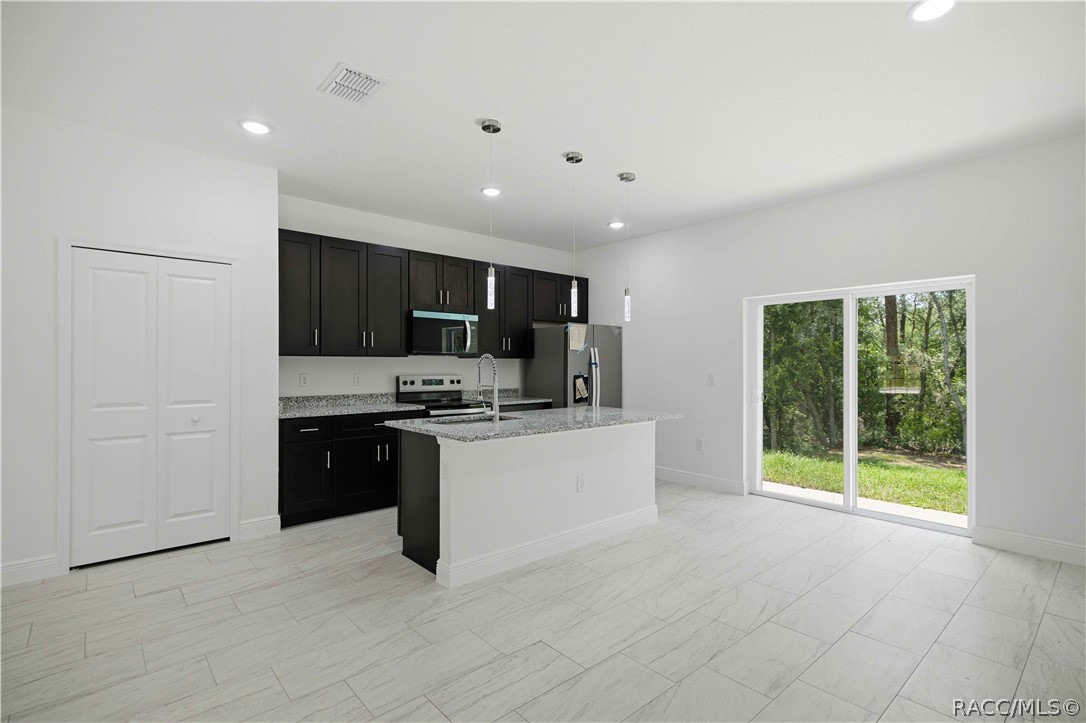 6346 N Darlington Drive, Dunnellon, FL 34434