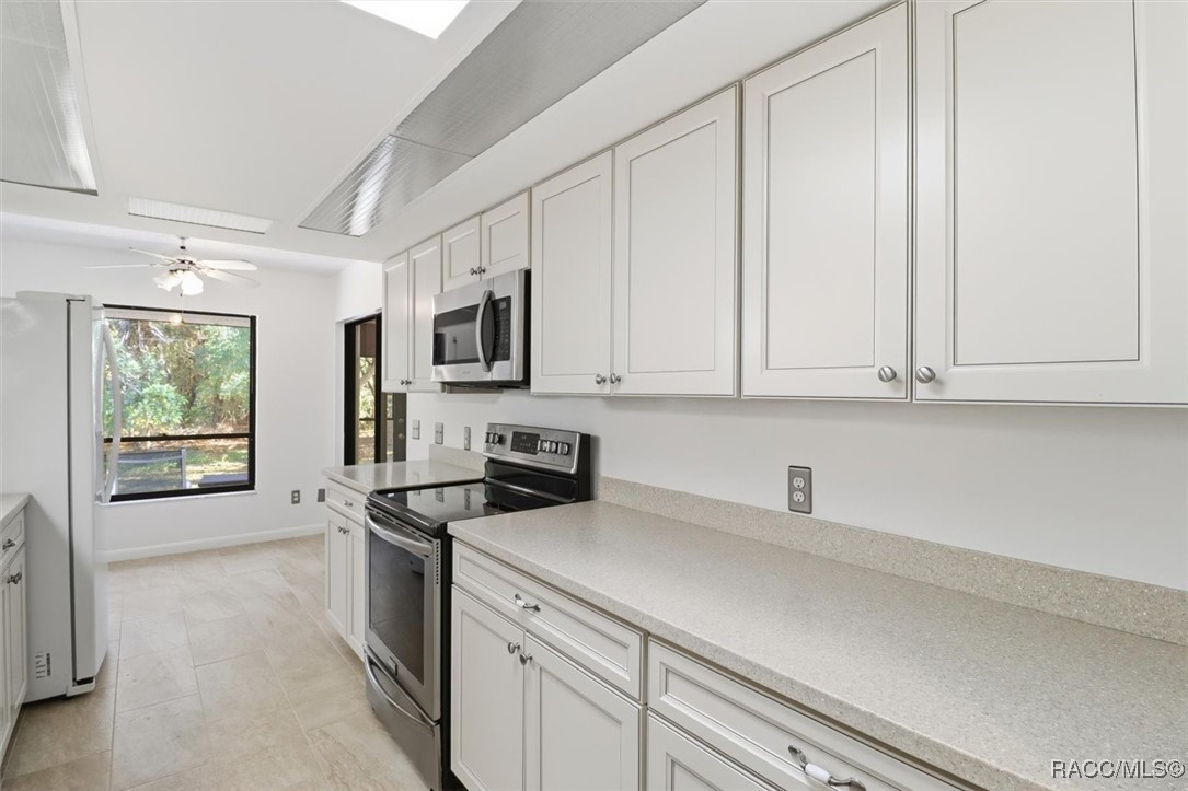98 Sycamore Circle, Homosassa, FL 34446