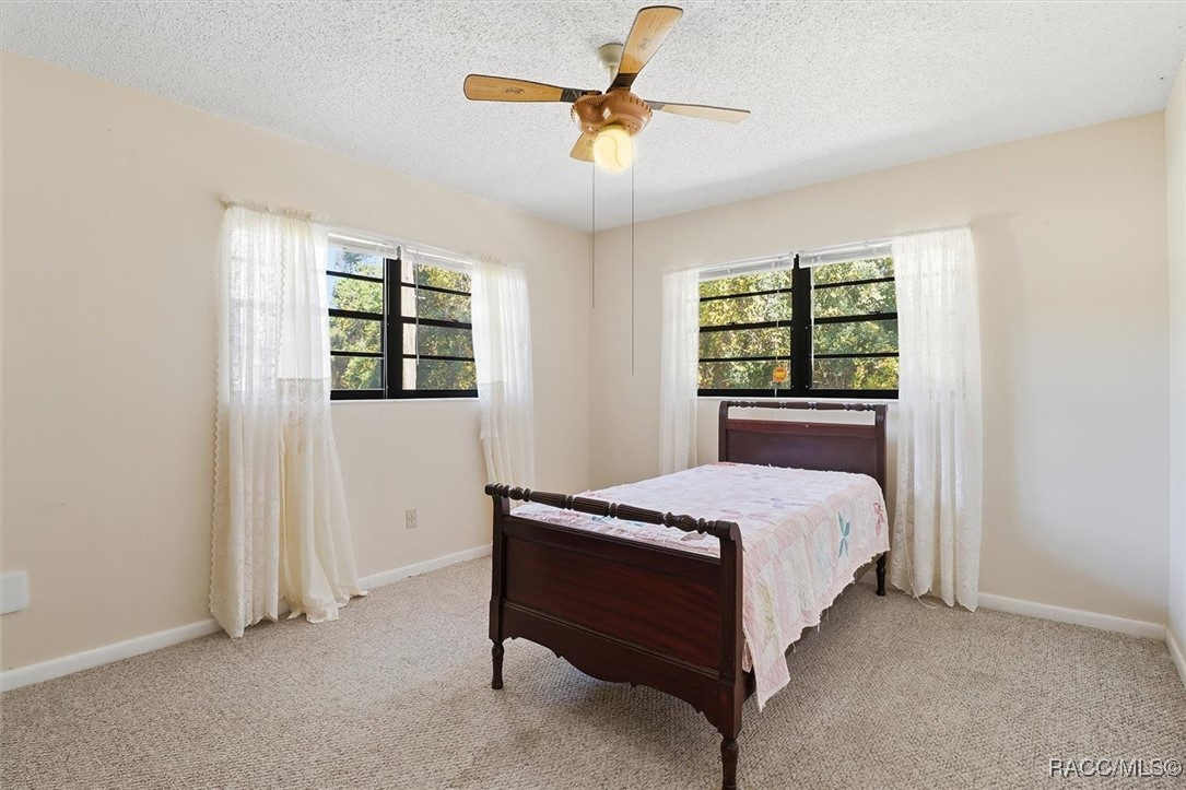 98 Sycamore Circle, Homosassa, FL 34446