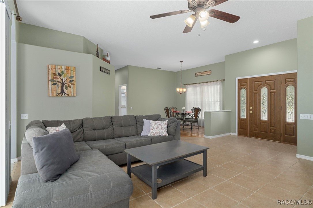 9 Foxgreen Court, Homosassa, FL 34446