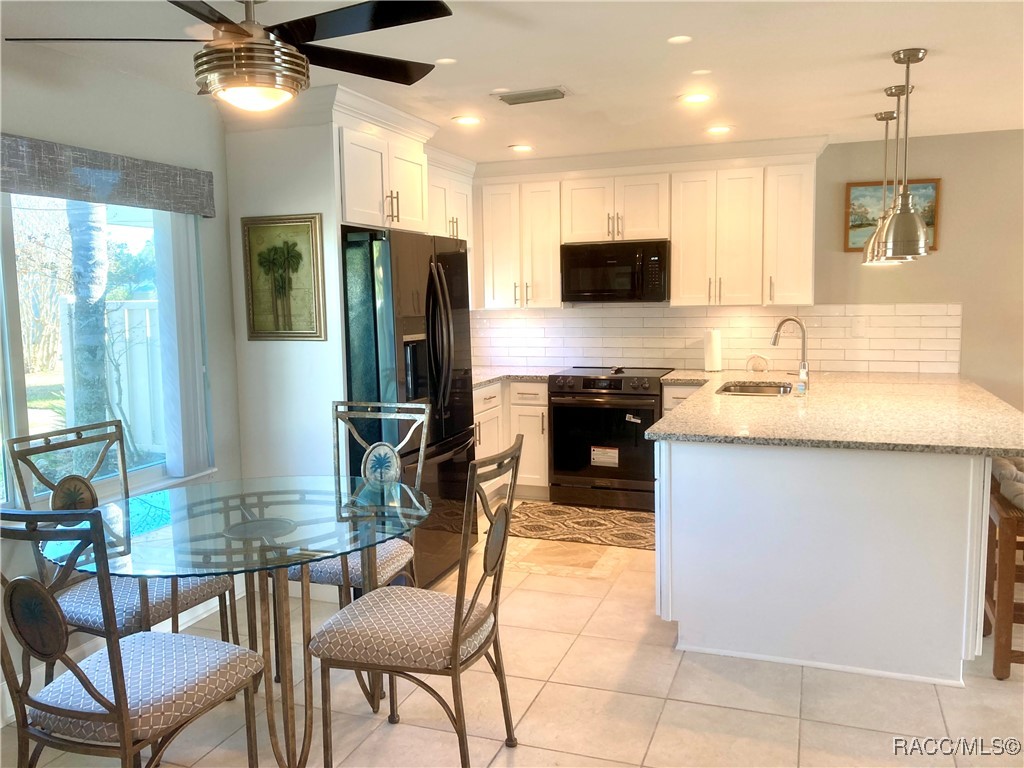 11580 W Bayshore Drive, Crystal River, FL 34429
