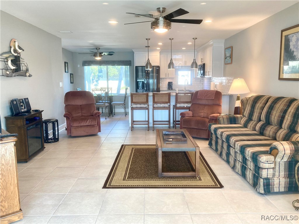 11580 W Bayshore Drive, Crystal River, FL 34429