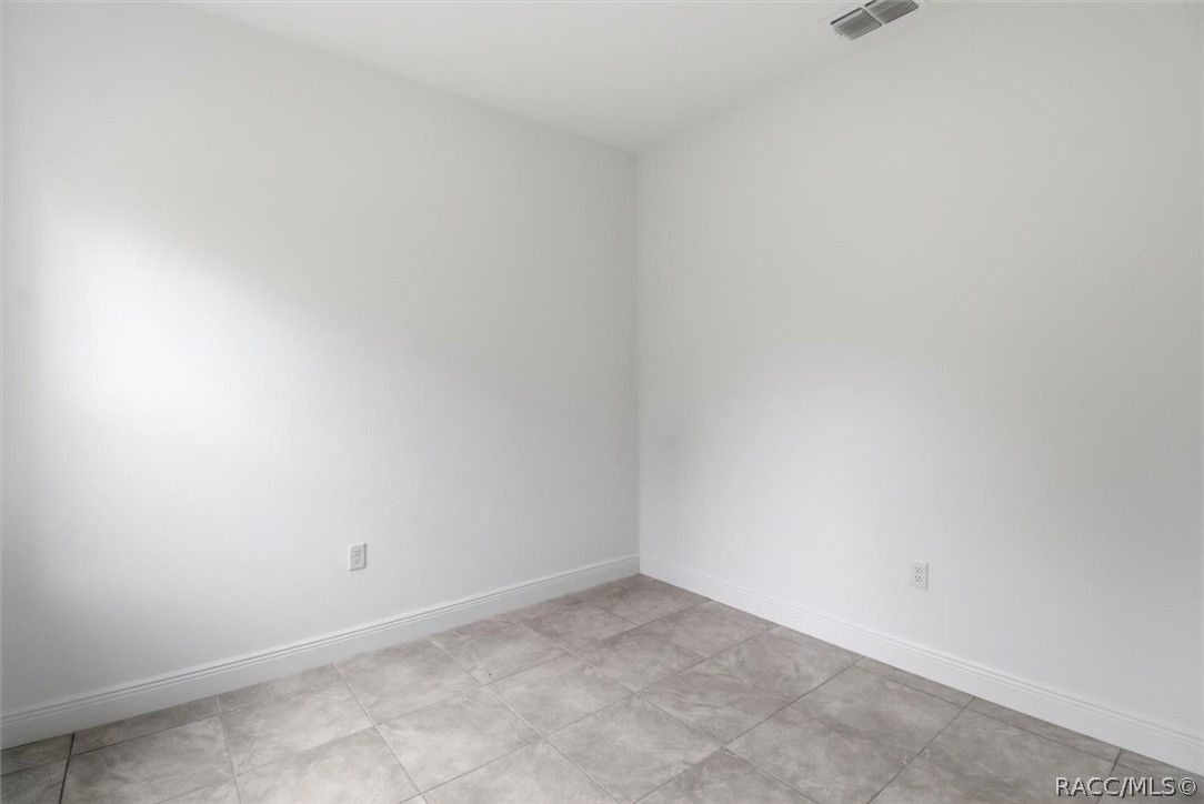 1569 W McNeal Drive, Citrus Springs, FL 34434