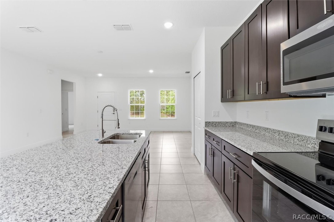 1569 W McNeal Drive, Citrus Springs, FL 34434
