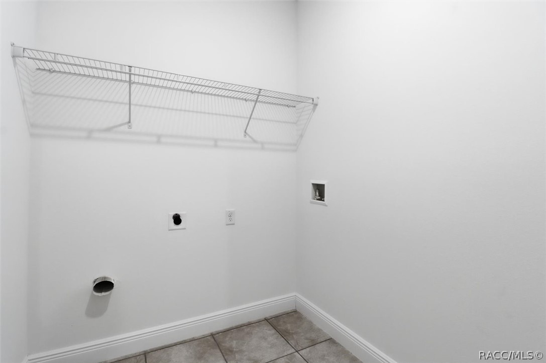 1569 W McNeal Drive, Citrus Springs, FL 34434