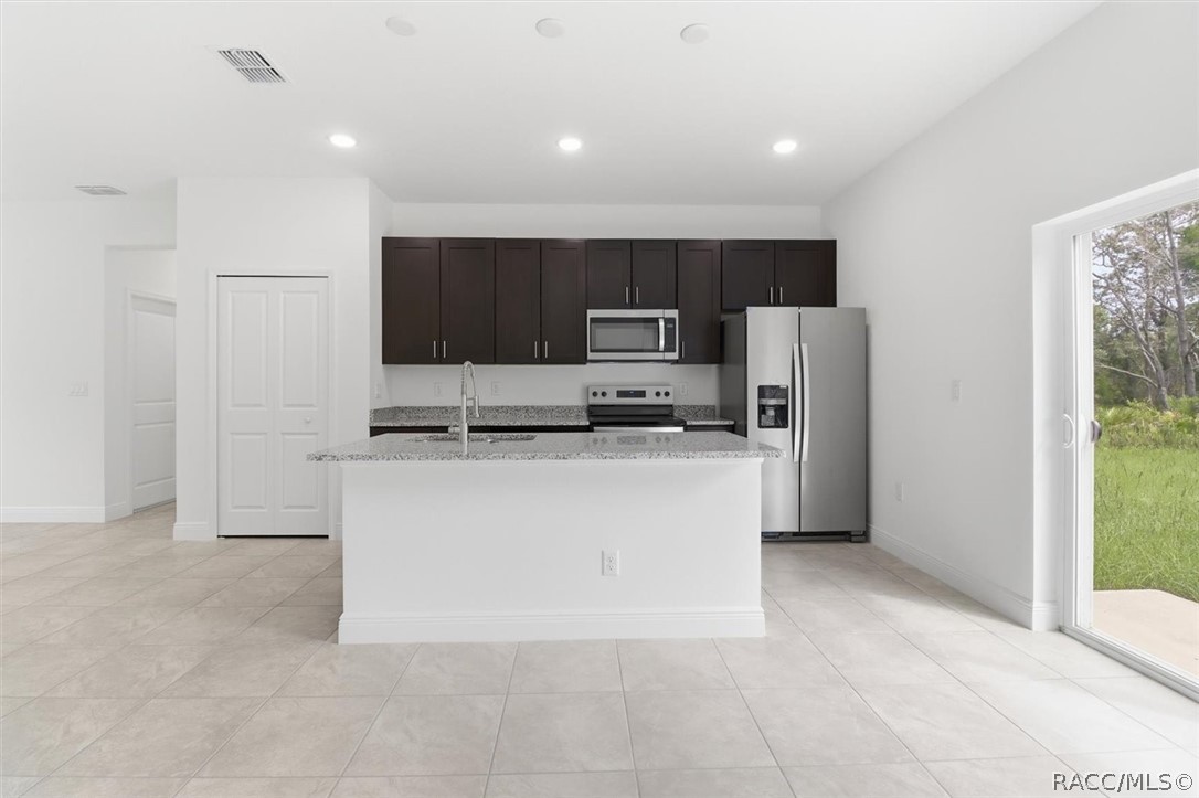 1569 W McNeal Drive, Citrus Springs, FL 34434