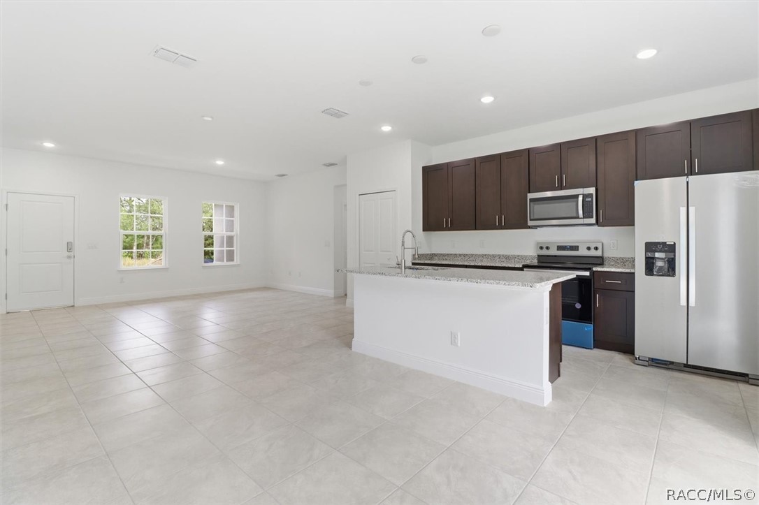 1569 W McNeal Drive, Citrus Springs, FL 34434