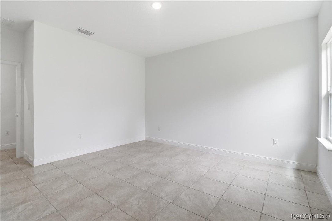 1569 W McNeal Drive, Citrus Springs, FL 34434