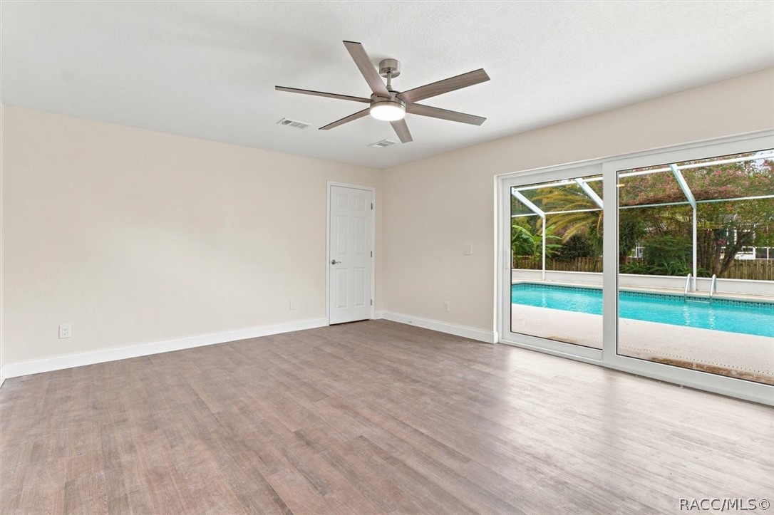 1025 SE 5th Avenue, Crystal River, FL 34429