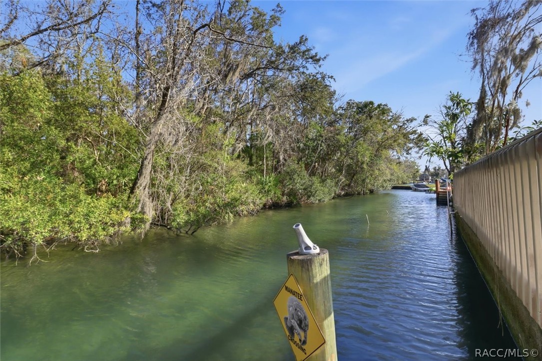 1025 SE 5th Avenue, Crystal River, FL 34429