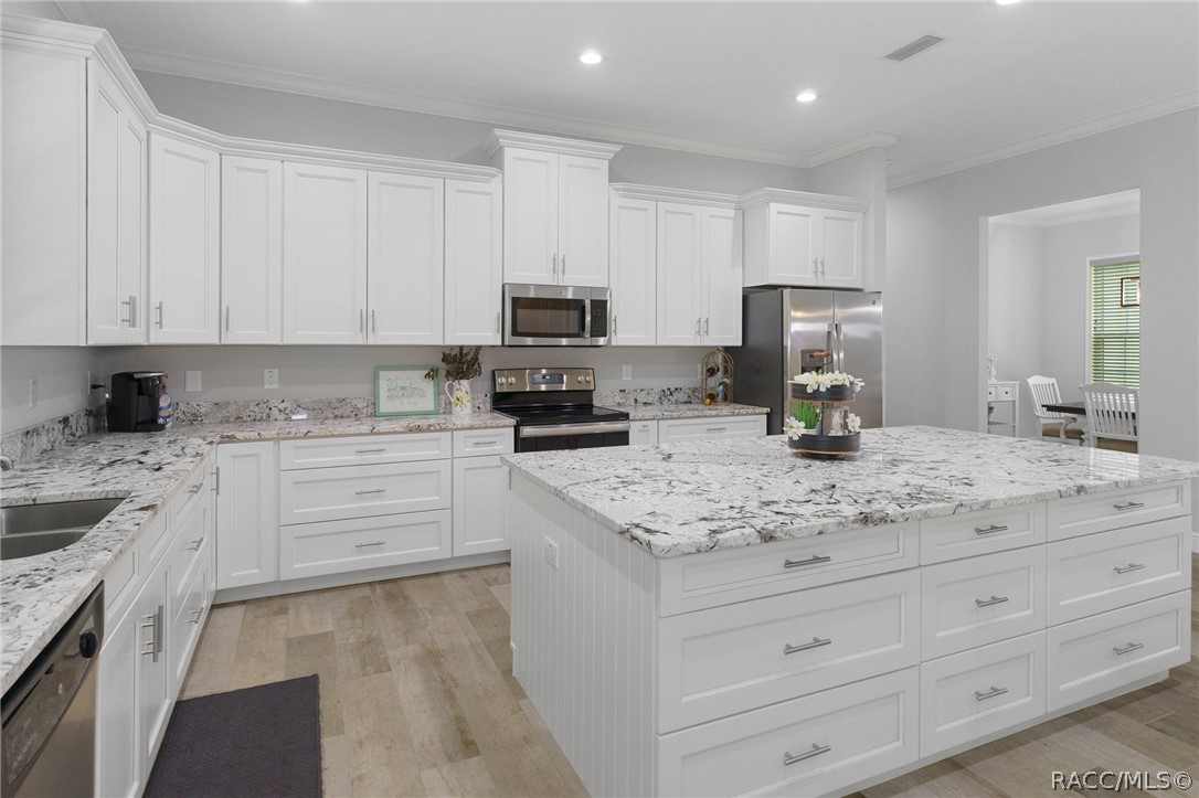4464 N Elkcam Boulevard, Beverly Hills, FL 34465