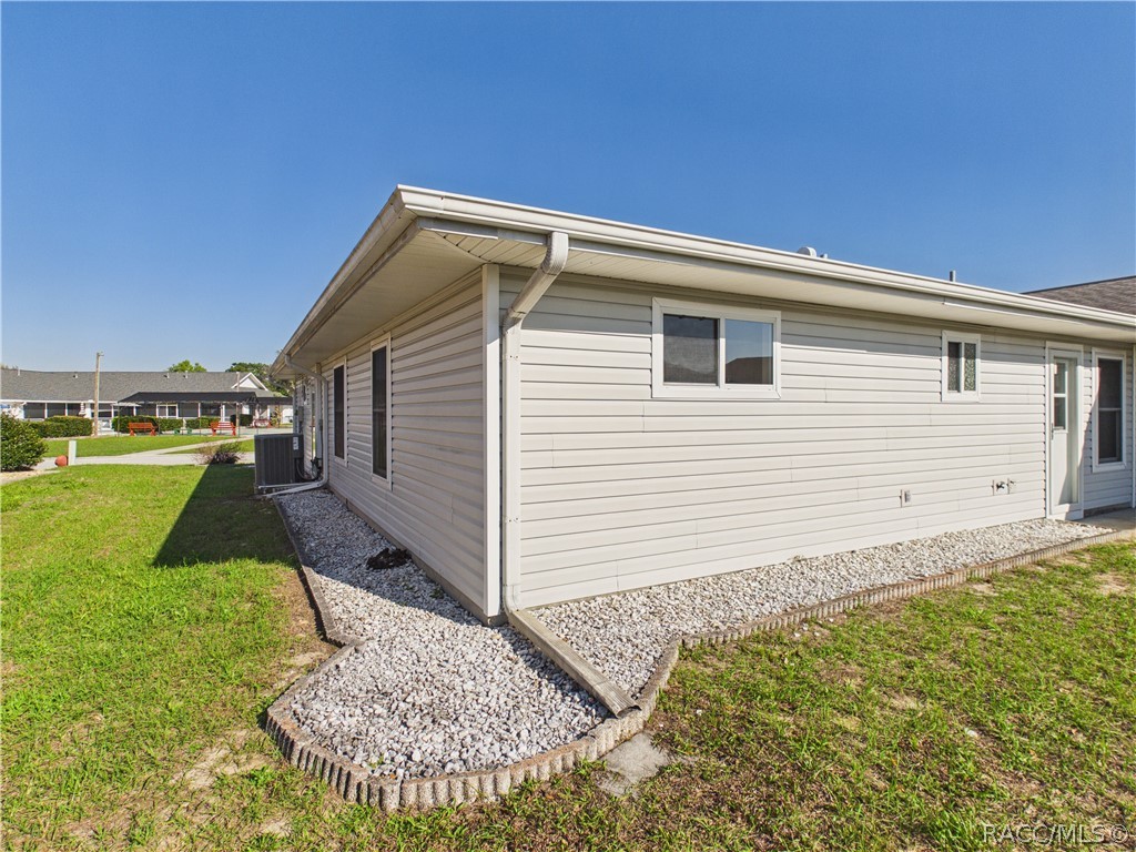10482 S Clint Loop, Floral City, FL 34436