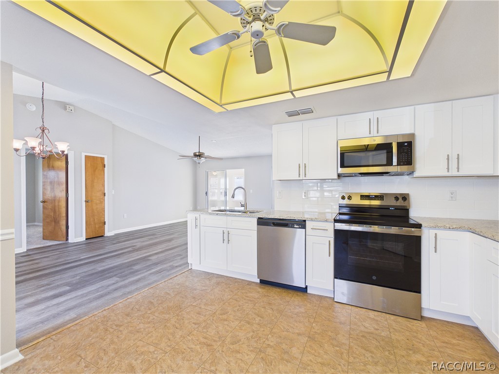 10482 S Clint Loop, Floral City, FL 34436