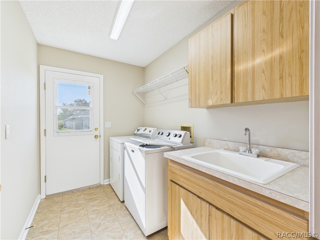 10482 S Clint Loop, Floral City, FL 34436