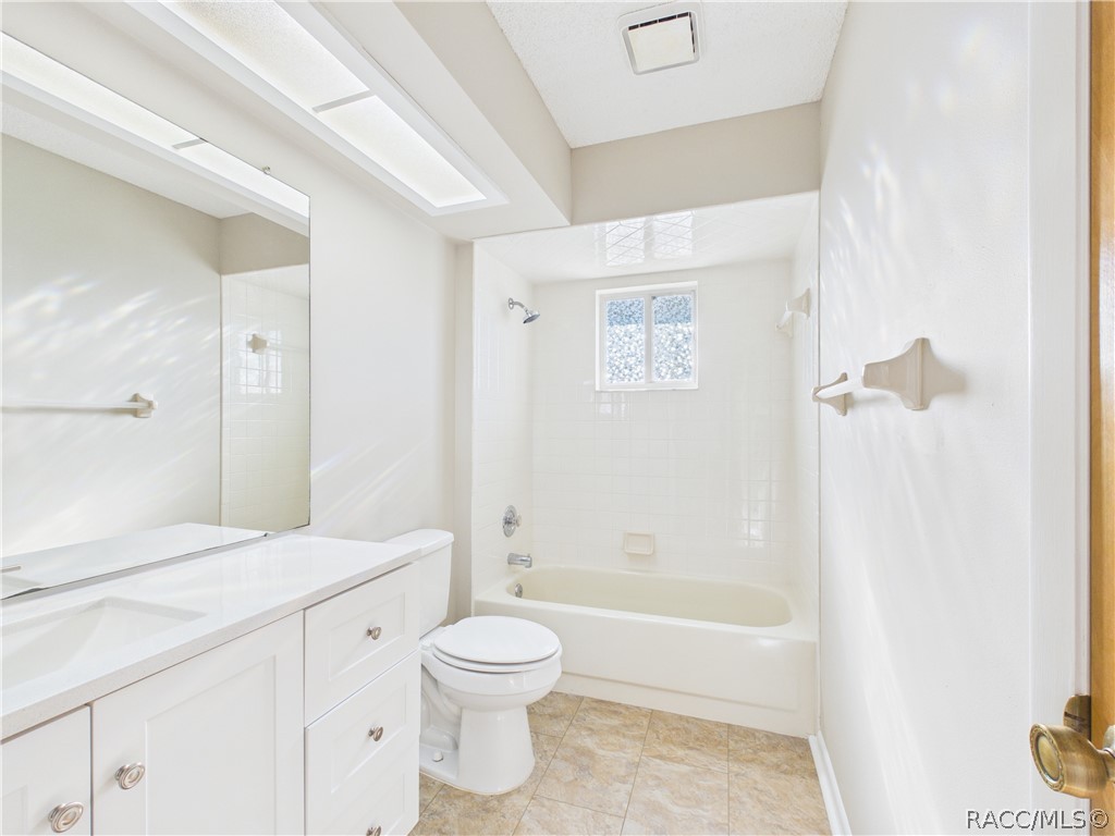 10482 S Clint Loop, Floral City, FL 34436