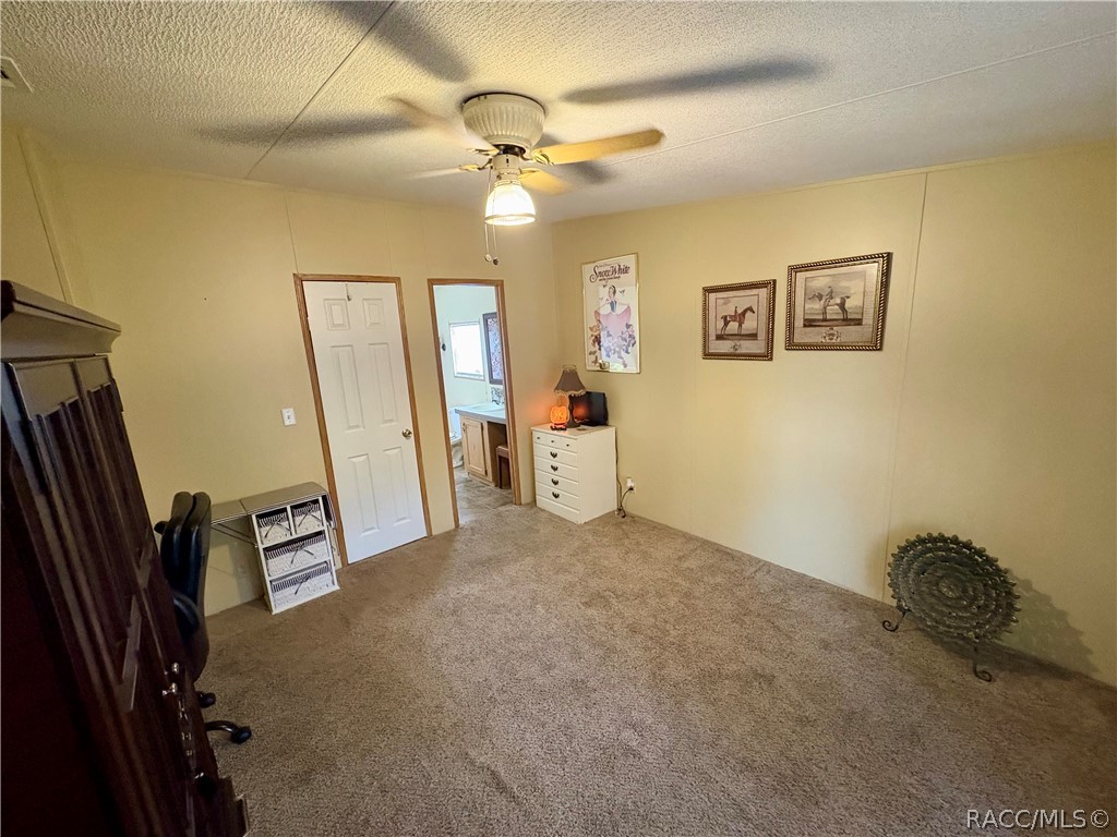 9909 N Northcut Avenue, Crystal River, FL 34428