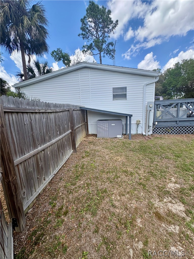 9909 N Northcut Avenue, Crystal River, FL 34428