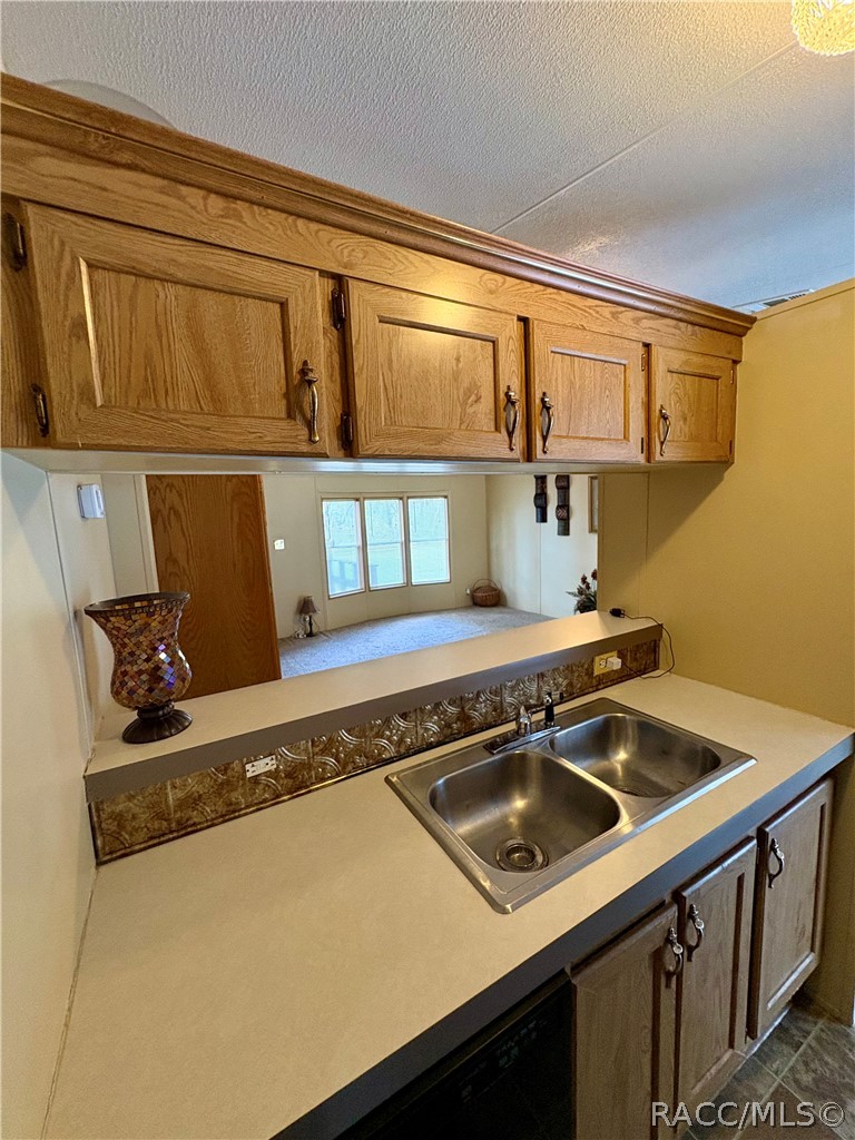9909 N Northcut Avenue, Crystal River, FL 34428