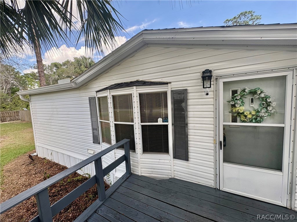 9909 N Northcut Avenue, Crystal River, FL 34428