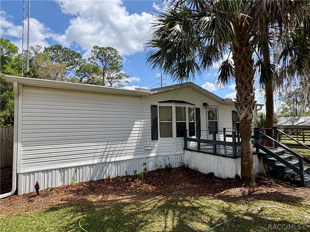 9909 N Northcut Avenue, Crystal River, FL 34428