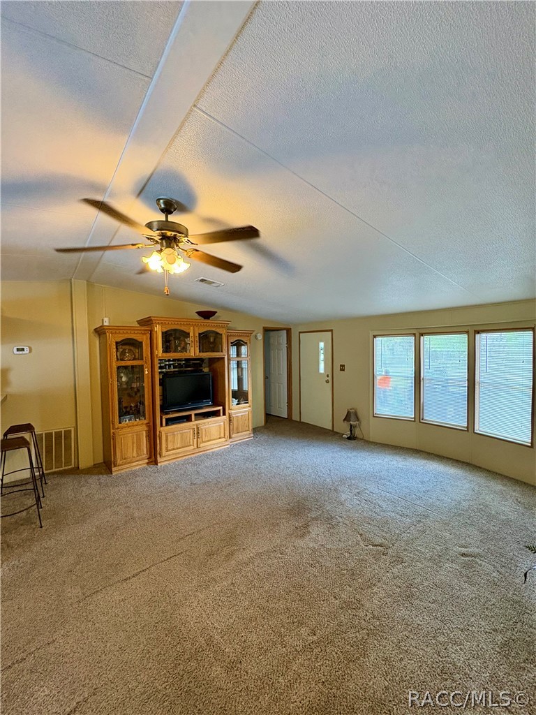9909 N Northcut Avenue, Crystal River, FL 34428