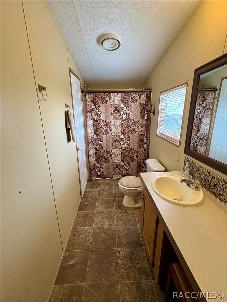 9909 N Northcut Avenue, Crystal River, FL 34428