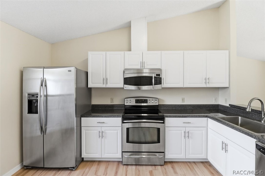 Light and bright cabinets
