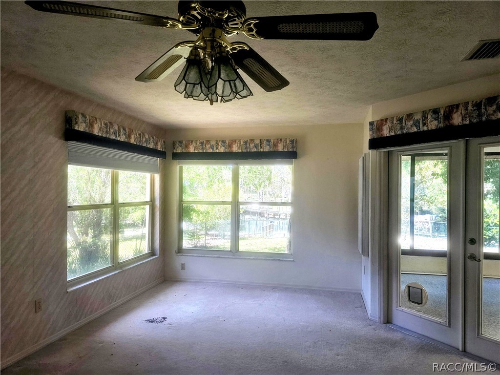 11718 W Riverhaven Drive, Homosassa, FL 34448
