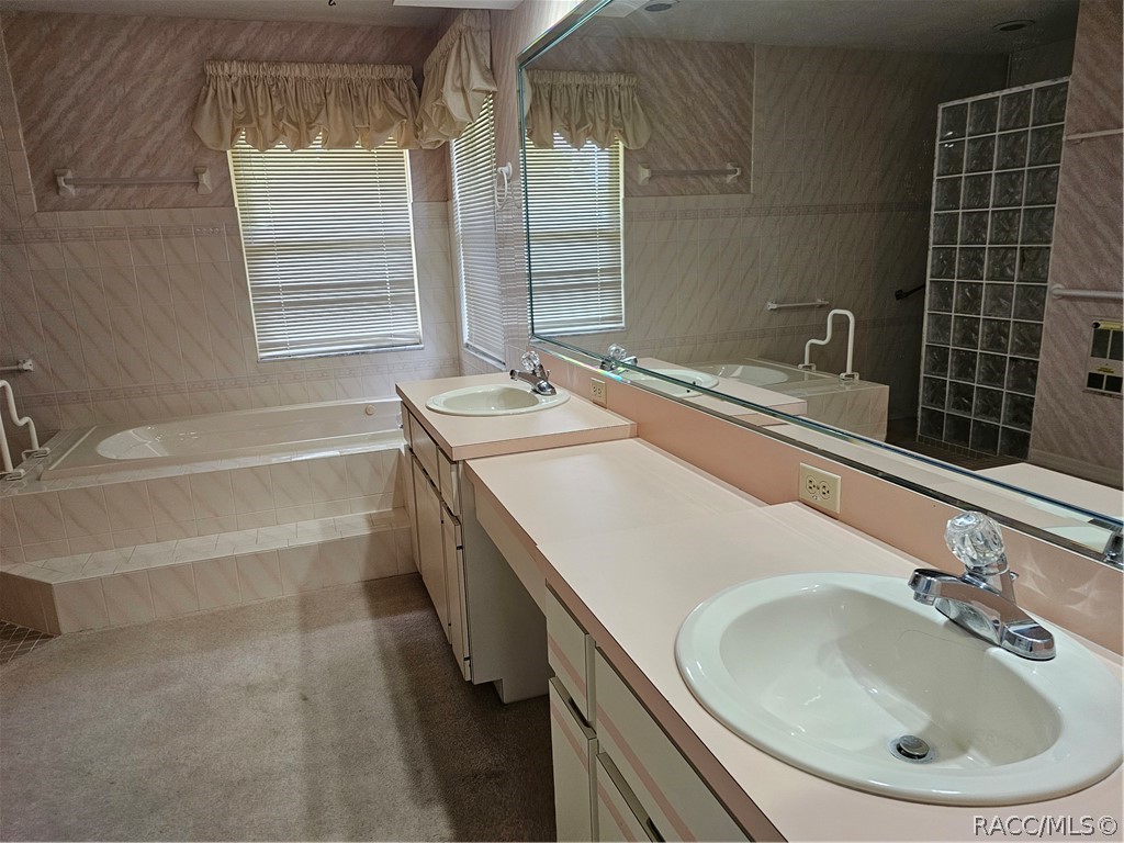 11718 W Riverhaven Drive, Homosassa, FL 34448