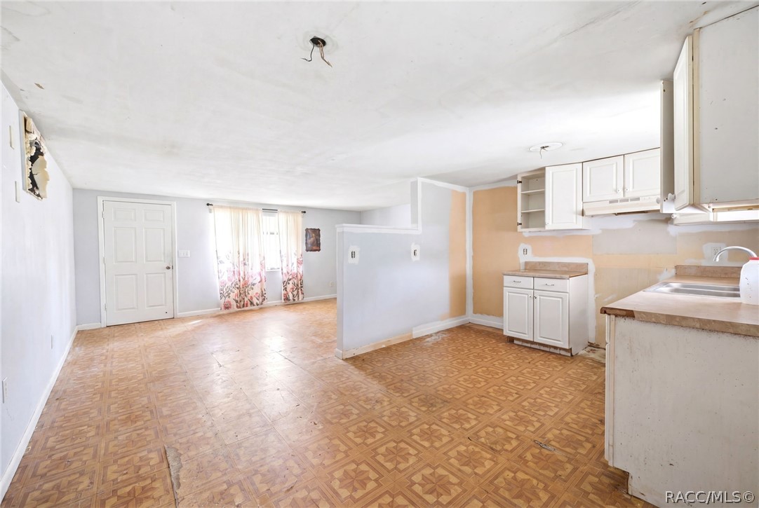 Dining/Kitchen