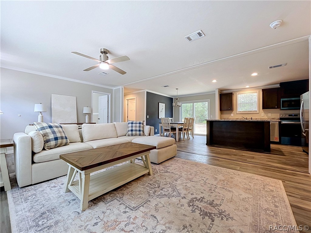 96 S Thayer Avenue, Lecanto, FL 34461