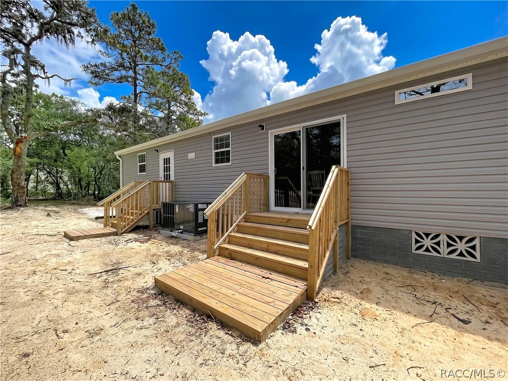 96 S Thayer Avenue, Lecanto, FL 34461
