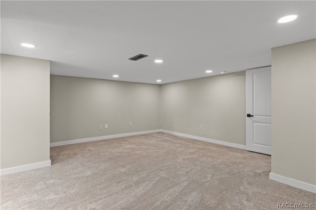 6466 N Lakeside Drive, Hernando, FL 34442