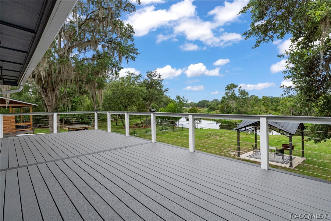 6466 N Lakeside Drive, Hernando, FL 34442