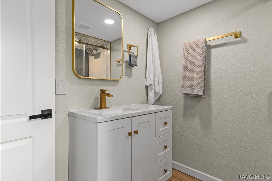 6466 N Lakeside Drive, Hernando, FL 34442