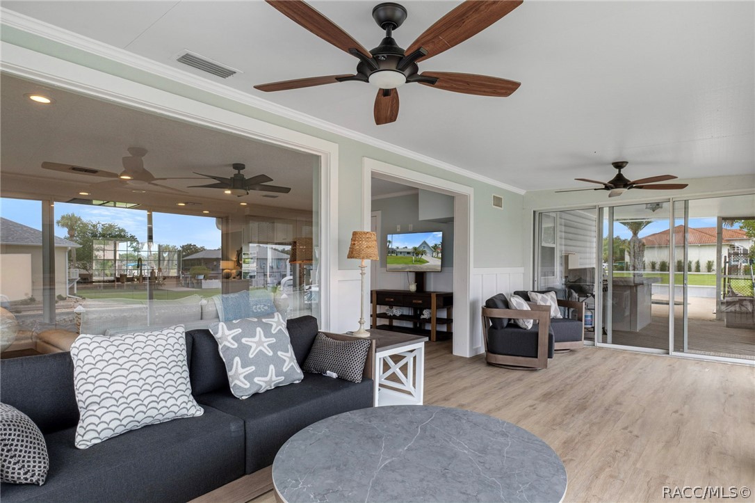 11994 W Riverhaven Drive, Homosassa, FL 34448