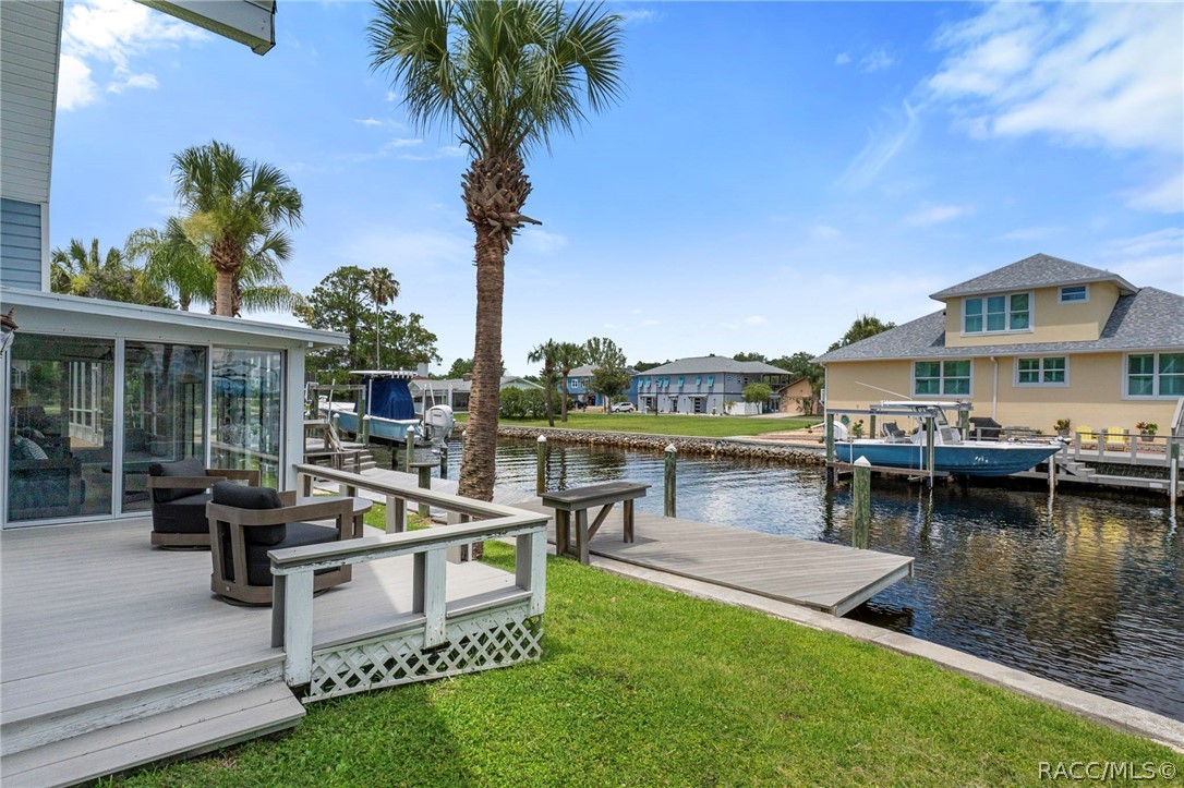 11994 W Riverhaven Drive, Homosassa, FL 34448