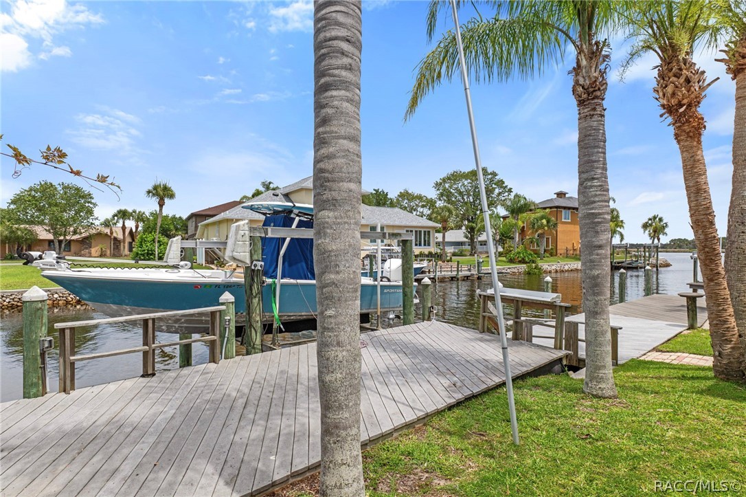 11994 W Riverhaven Drive, Homosassa, FL 34448