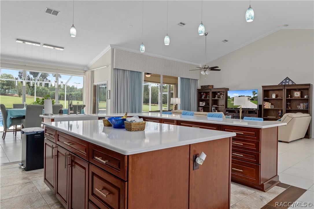 Huge island work space as well as eat in counter