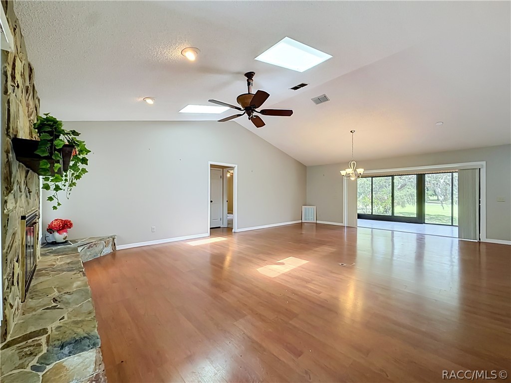 8831 E Sandpiper Drive, Inverness, FL 34450 8831 E Sandpiper Drive, Inverness, FL 34450