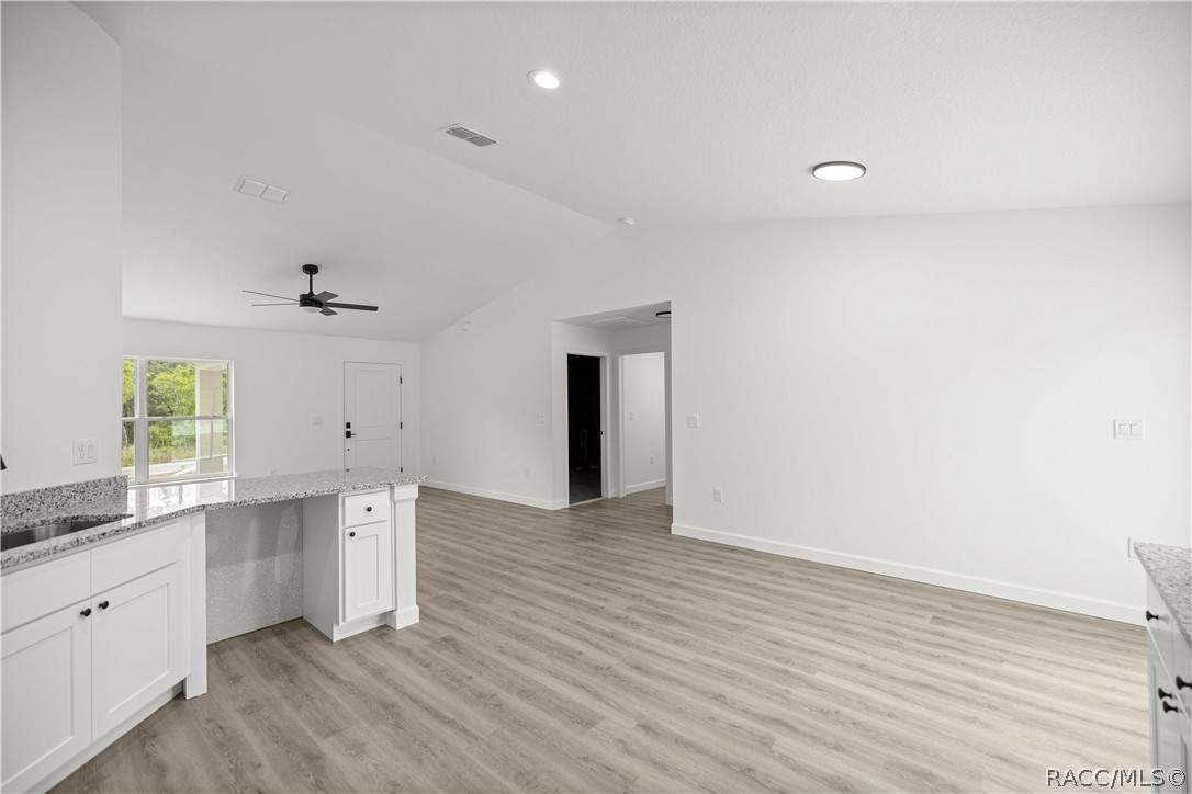 22433 SW Rainbow Lakes Boulevard, Dunnellon, FL 34431